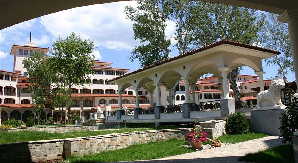 Helena Park Hotell Slântsjev Brjag Eksteriør bilde