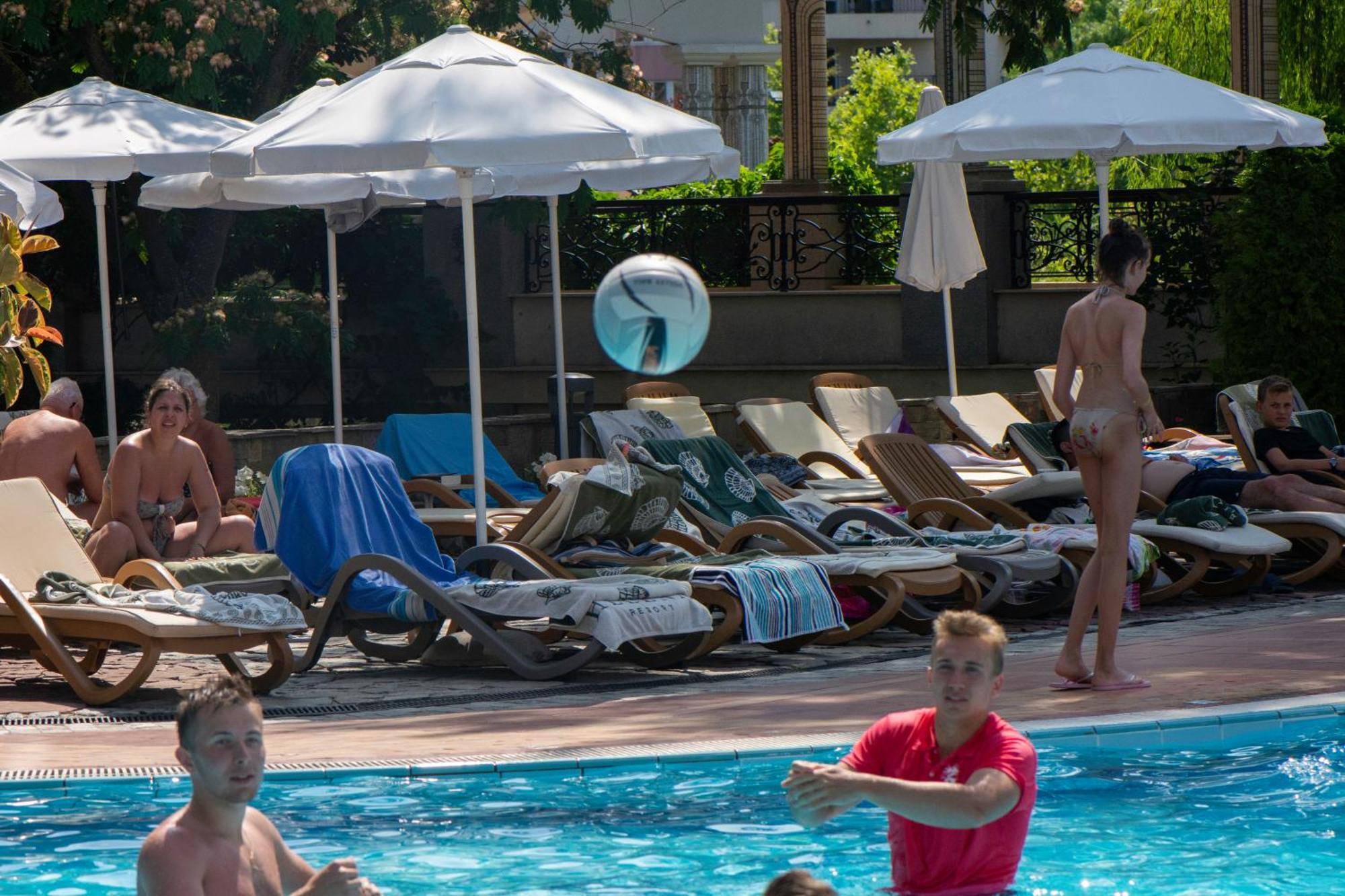 Helena Park Hotell Slântsjev Brjag Eksteriør bilde