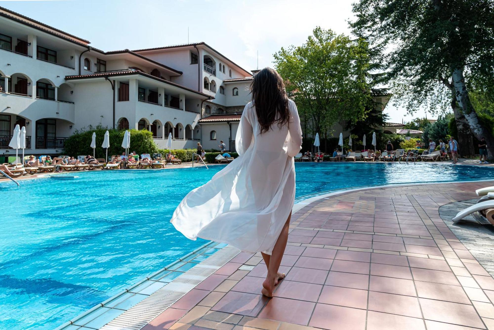 Helena Park Hotell Slântsjev Brjag Eksteriør bilde